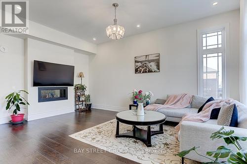 16 Drizzel Crescent, Richmond Hill, ON - Indoor Photo Showing Living Room With Fireplace