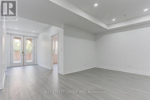 16 Drizzel Crescent, Richmond Hill, ON - Indoor Photo Showing Other Room