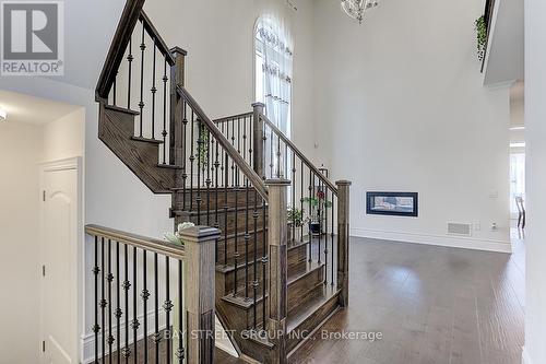 16 Drizzel Crescent, Richmond Hill, ON - Indoor Photo Showing Other Room