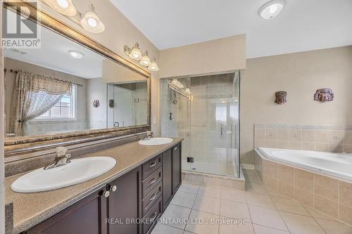 79 Sovereign'S Gate, Barrie, ON - Indoor Photo Showing Bathroom