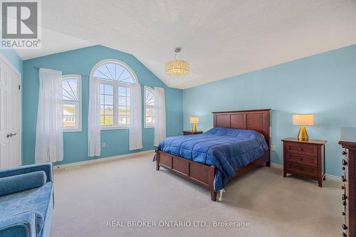 79 Sovereign'S Gate, Barrie, ON - Indoor Photo Showing Bedroom