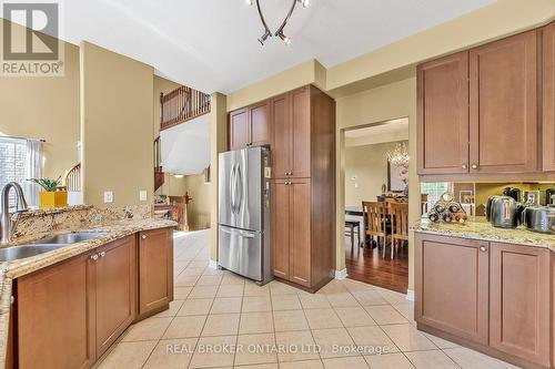 79 Sovereign'S Gate, Barrie, ON - Indoor Photo Showing Kitchen With Double Sink