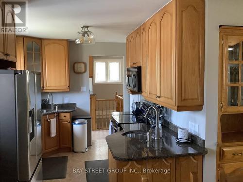 141 Elm Street, Collingwood, ON - Indoor Photo Showing Kitchen