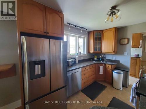 141 Elm Street, Collingwood, ON - Indoor Photo Showing Kitchen