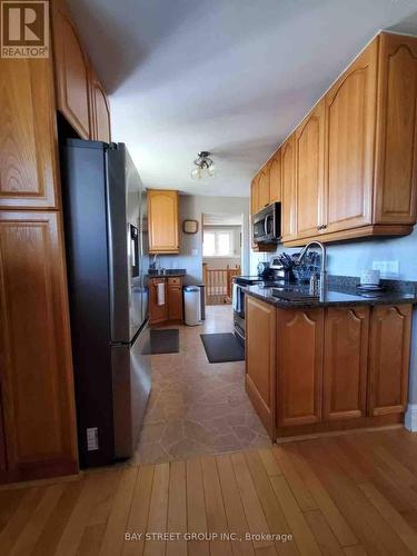 141 Elm Street, Collingwood, ON - Indoor Photo Showing Kitchen