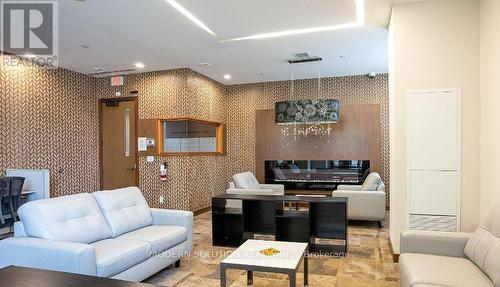 718 - 8200 Birchmount Road, Markham, ON - Indoor Photo Showing Living Room