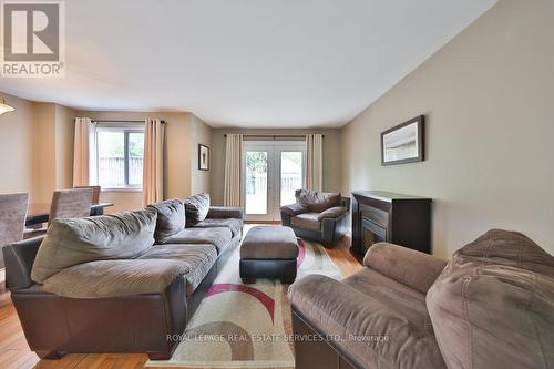 114 Orsett Street, Oakville, ON - Indoor Photo Showing Living Room