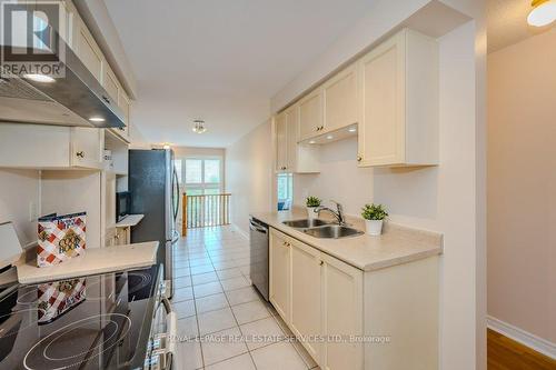 2225 Hummingbird Way, Oakville, ON - Indoor Photo Showing Kitchen With Double Sink