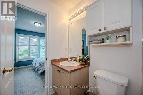 2225 Hummingbird Way, Oakville, ON - Indoor Photo Showing Bathroom