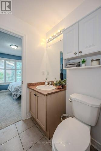 2225 Hummingbird Way, Oakville, ON - Indoor Photo Showing Bathroom