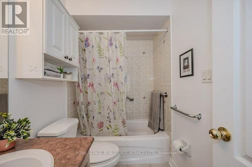 2225 Hummingbird Way, Oakville, ON - Indoor Photo Showing Bathroom