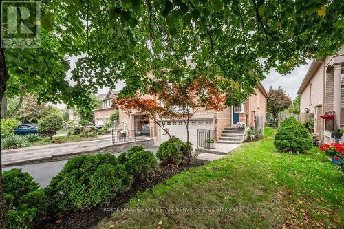 2225 Hummingbird Way, Oakville, ON - Outdoor