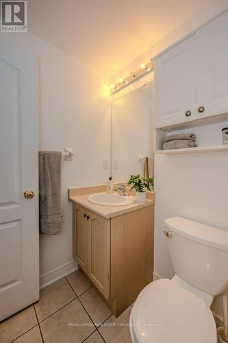 2225 Hummingbird Way, Oakville, ON - Indoor Photo Showing Bathroom