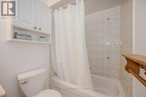 2225 Hummingbird Way, Oakville, ON - Indoor Photo Showing Bathroom