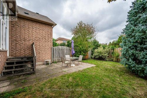 2225 Hummingbird Way, Oakville, ON - Outdoor