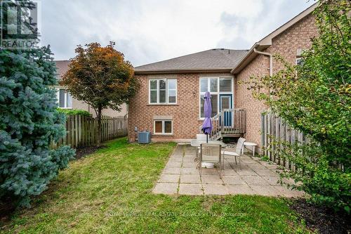 2225 Hummingbird Way, Oakville, ON - Outdoor