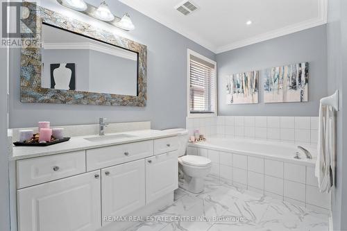 19 Mcnally Street, Halton Hills, ON - Indoor Photo Showing Bathroom