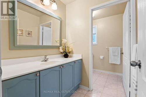 19 Mcnally Street, Halton Hills, ON - Indoor Photo Showing Bathroom