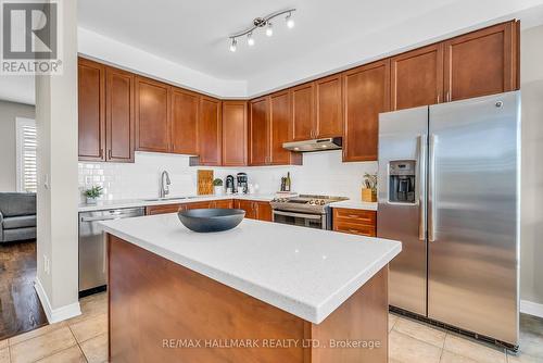 132 Vittorio De Luca Drive, Vaughan, ON - Indoor Photo Showing Kitchen With Stainless Steel Kitchen