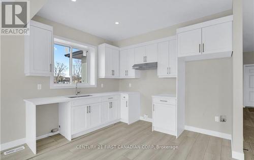 Main - Kitchen - 10111 Oxbow Drive, Middlesex Centre (Komoka), ON - Indoor Photo Showing Kitchen