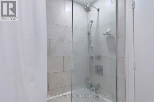 724 - 12 Bonnycastle Street, Toronto, ON - Indoor Photo Showing Bathroom