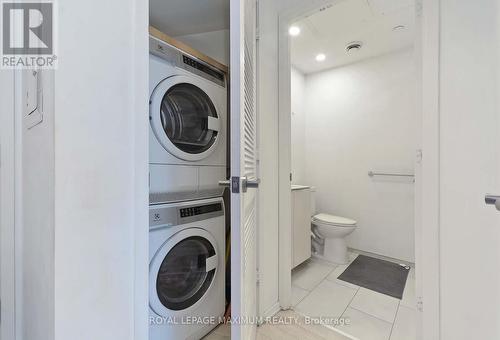 724 - 12 Bonnycastle Street, Toronto, ON - Indoor Photo Showing Laundry Room