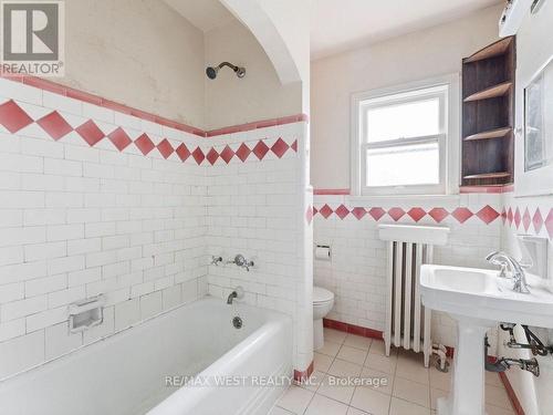 12 Dewson Street, Toronto, ON - Indoor Photo Showing Bathroom