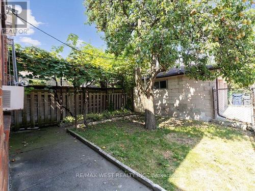 12 Dewson Street, Toronto, ON - Outdoor