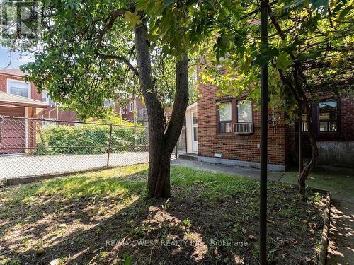 12 Dewson Street, Toronto, ON - Outdoor