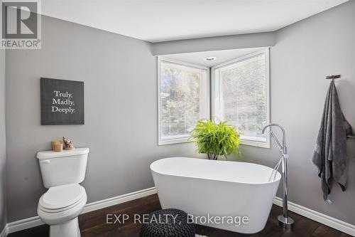 441 Prestwick Drive, Oshawa, ON - Indoor Photo Showing Bathroom