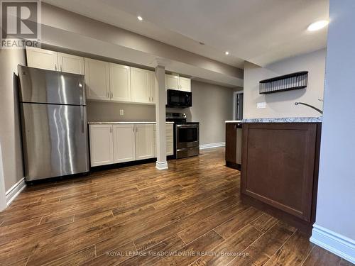 50 Hidden Lake Trail, Halton Hills, ON - Indoor Photo Showing Kitchen