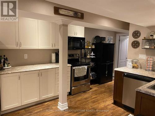 50 Hidden Lake Trail, Halton Hills, ON - Indoor Photo Showing Kitchen