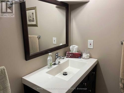 50 Hidden Lake Trail, Halton Hills, ON - Indoor Photo Showing Bathroom