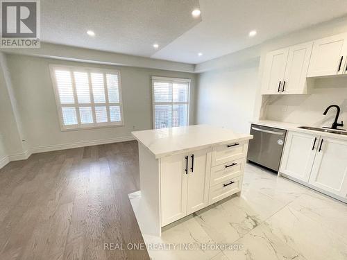 1 - 5530 Glen Erin Drive, Mississauga, ON - Indoor Photo Showing Kitchen