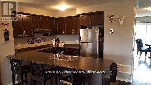 8 - 5725 Tenth Line, Mississauga, ON - Indoor Photo Showing Kitchen With Stainless Steel Kitchen With Double Sink