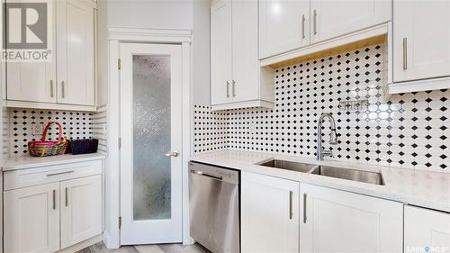 3118 Mazurak Crescent, Regina, SK - Indoor Photo Showing Kitchen