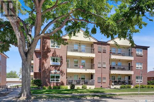 103 250 Athabasca Street E, Moose Jaw, SK - Outdoor With Balcony With Facade