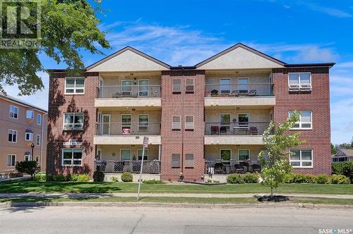 103 250 Athabasca Street E, Moose Jaw, SK - Outdoor With Balcony With Facade