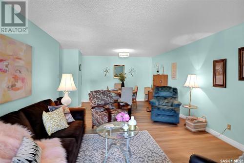 103 250 Athabasca Street E, Moose Jaw, SK - Indoor Photo Showing Living Room