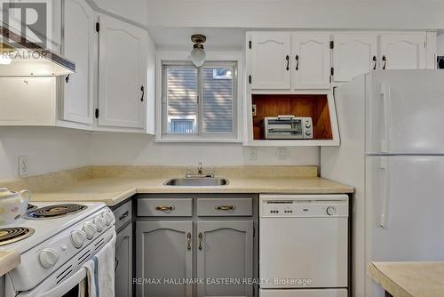 629 Hawley Street, Peterborough (Otonabee), ON - Indoor Photo Showing Kitchen