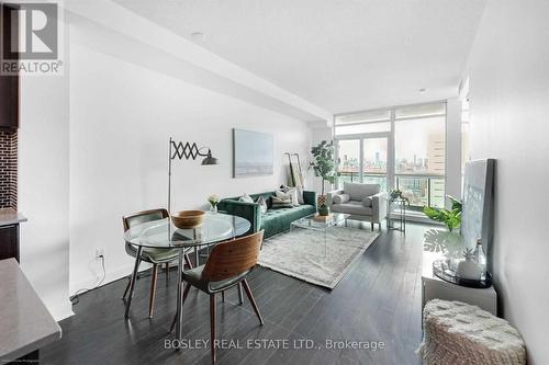 1705 - 1171 Queen Street W, Toronto, ON - Indoor Photo Showing Living Room