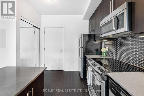 1705 - 1171 Queen Street W, Toronto, ON - Indoor Photo Showing Kitchen