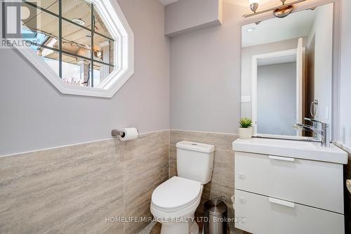 2023 Swan Street W, Innisfil, ON - Indoor Photo Showing Bathroom