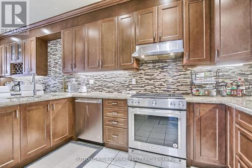 50 Guery Crescent, Vaughan, ON - Indoor Photo Showing Kitchen With Upgraded Kitchen