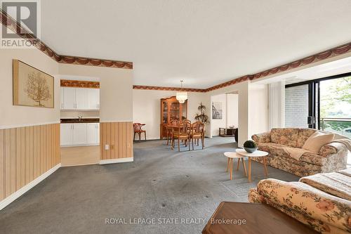 306 - 301 Frances Avenue, Hamilton, ON - Indoor Photo Showing Living Room