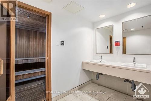 2307 - 242 Rideau Street, Ottawa, ON - Indoor Photo Showing Bathroom