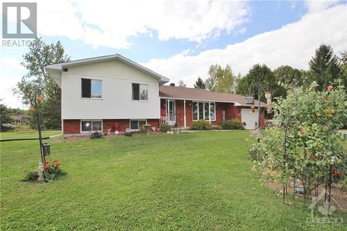 561 River Road, Braeside, ON - Outdoor