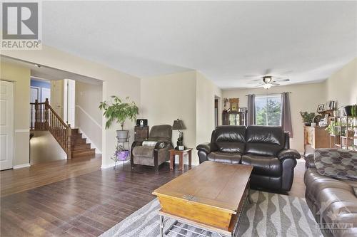 561 River Road, Braeside, ON - Indoor Photo Showing Living Room