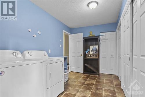 561 River Road, Braeside, ON - Indoor Photo Showing Laundry Room