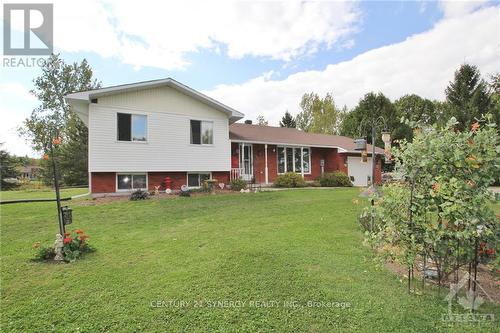 561 River Road, Mcnab/Braeside, ON - Outdoor